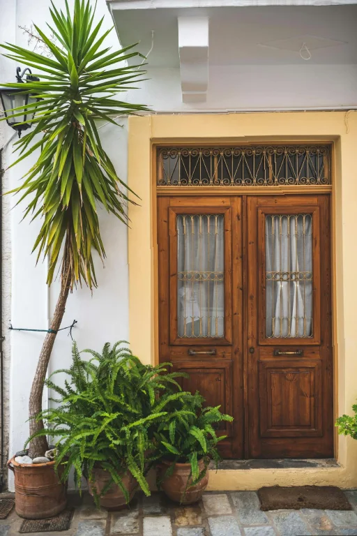 wooden-door-with -plants